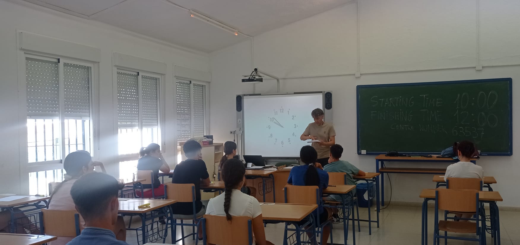 Jóvenes de Almedinilla se examinan con éxito del Trinity College: tres días de esfuerzo, nervios y superación