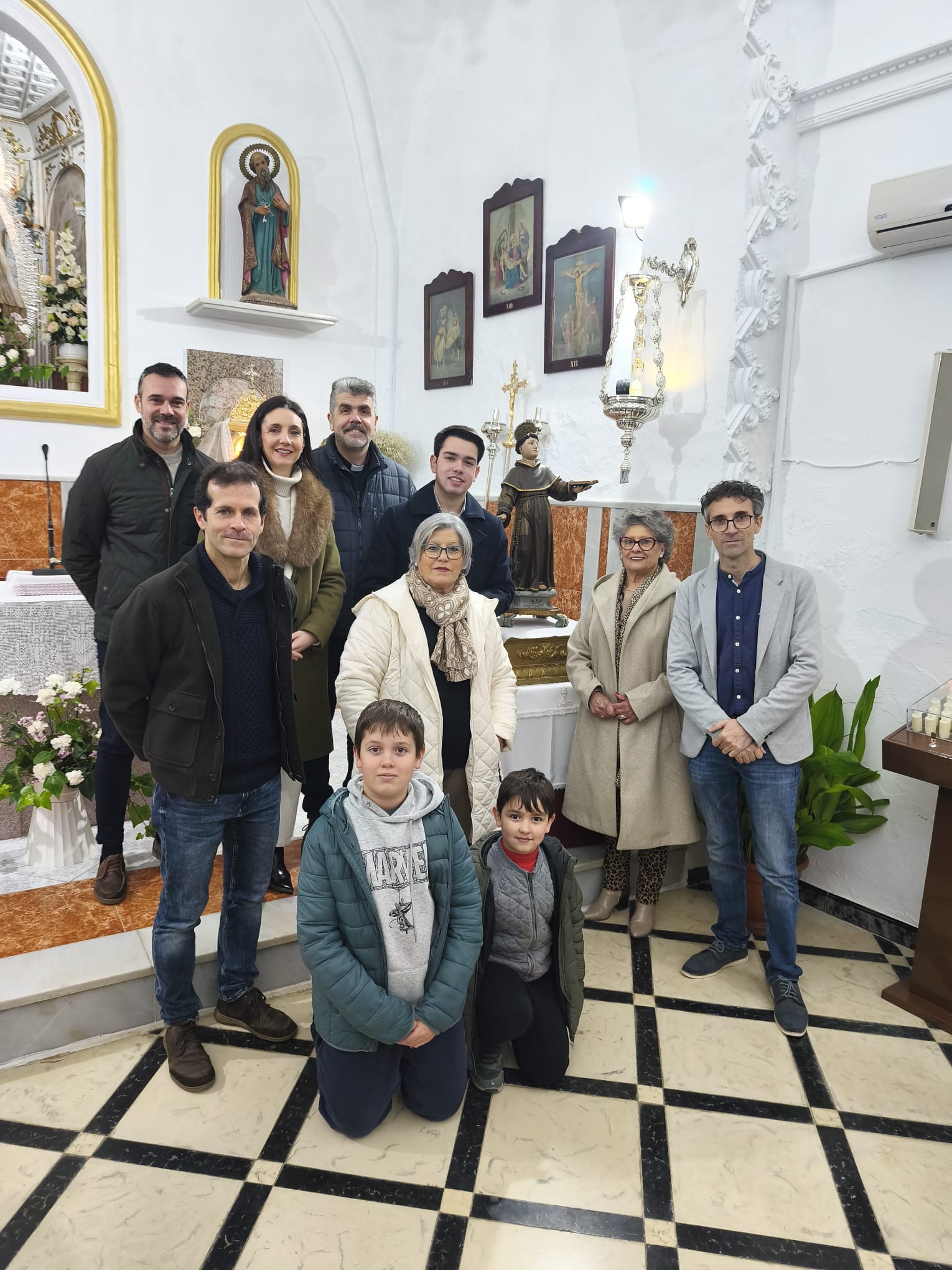 Sileras celebra la entrega de la imagen restaurada de San Antonio de Padua