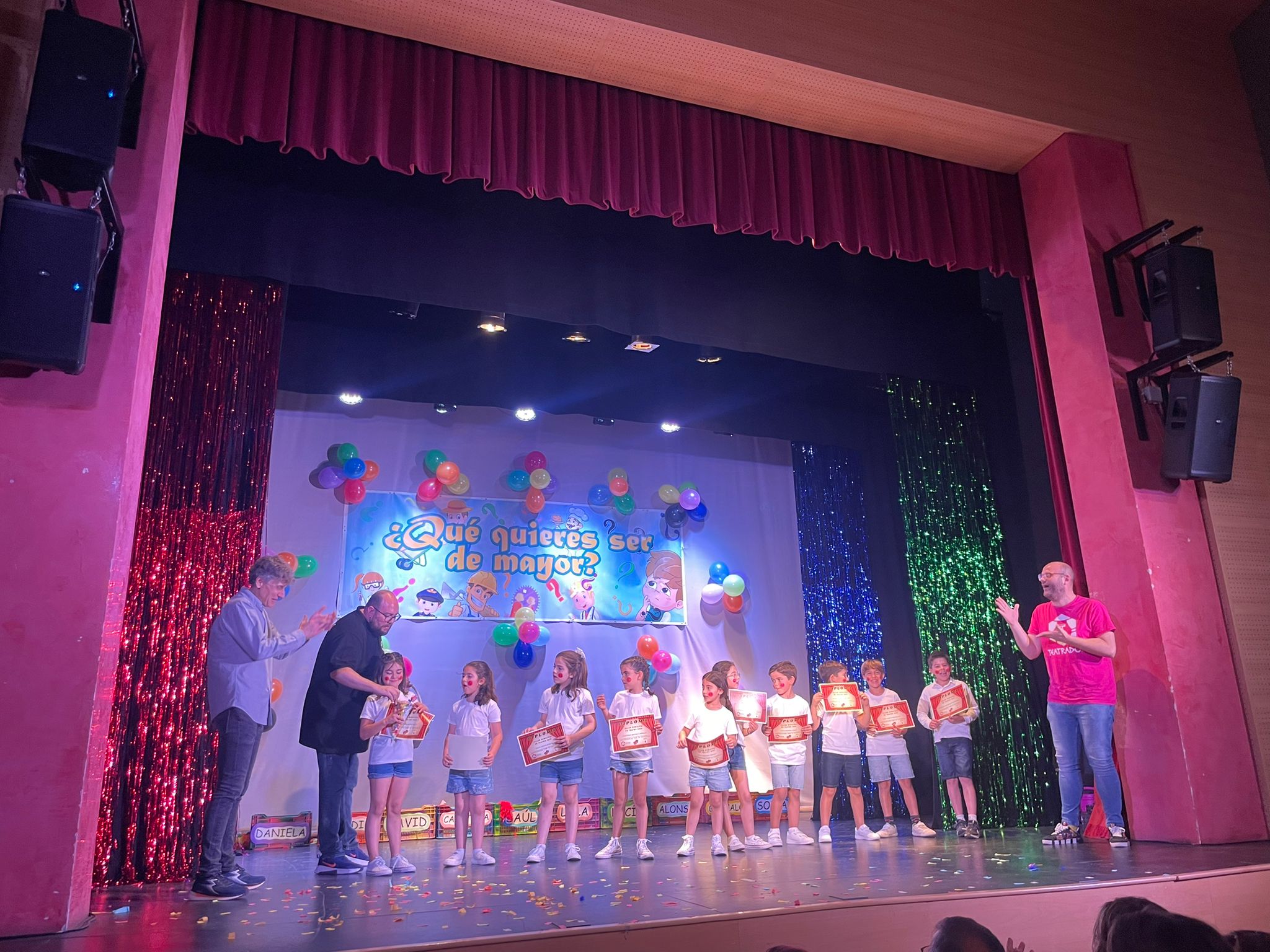 Los niños del taller infantil enamoran al público con “¿Qué quieres ser de mayor?”