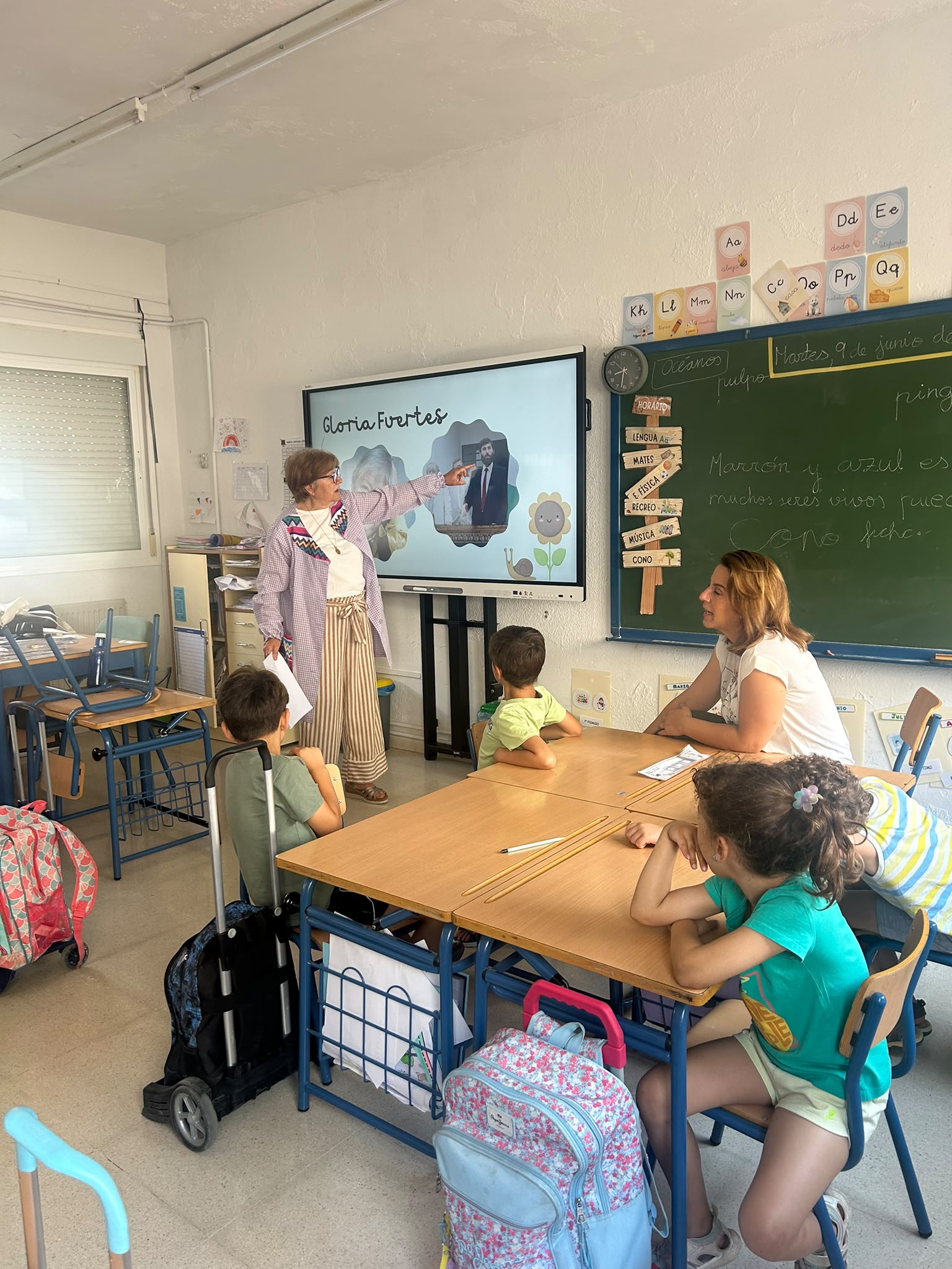 La poesía de Gloria Fuertes llega al aula de 1º de Primaria del CEIP Rodríguez Vega de la mano de Maribel Cañadas