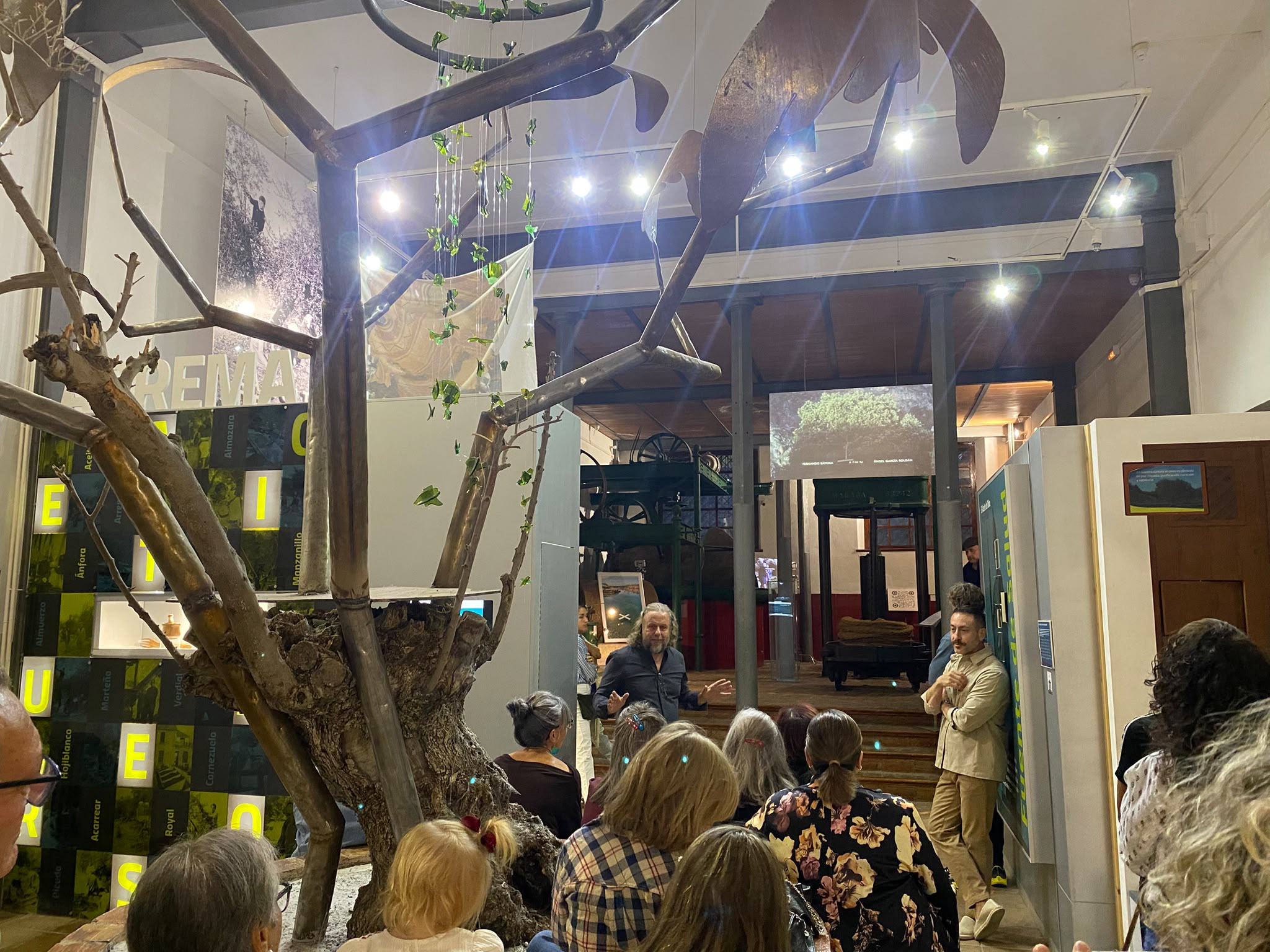 El Museo Histórico de Almedinilla inaugura la exposición «Sísifo», un diálogo entre arqueología, fotografía y paisaje